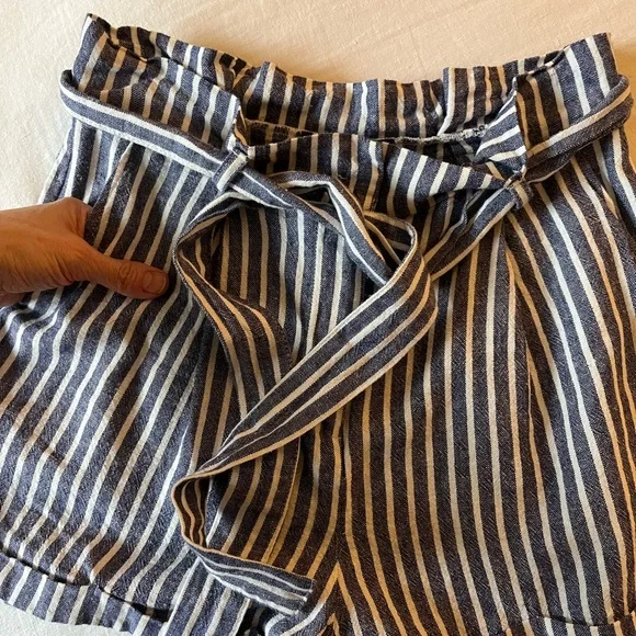 Forever 21 High Rise Linen Paper bag Striped Shorts⛴️ - Picture 4 of 6